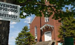 Ne touchez pas à mon église!